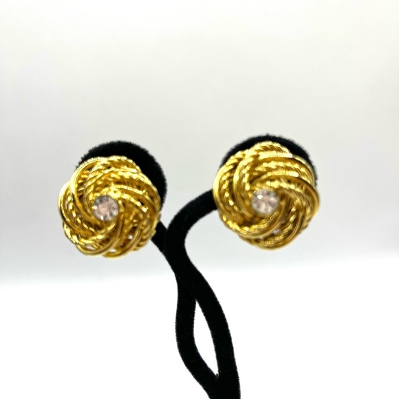 Earring Lot 5 Pairs Chunky Earrings with Ornate Clip on Earrings Gold Tone - Picture 5 of 16